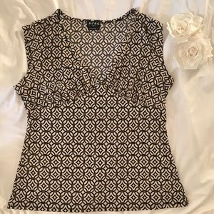 ⭐️BCBG PARIS PRINT TOP⭐️ V NECK SLEEVELESS
